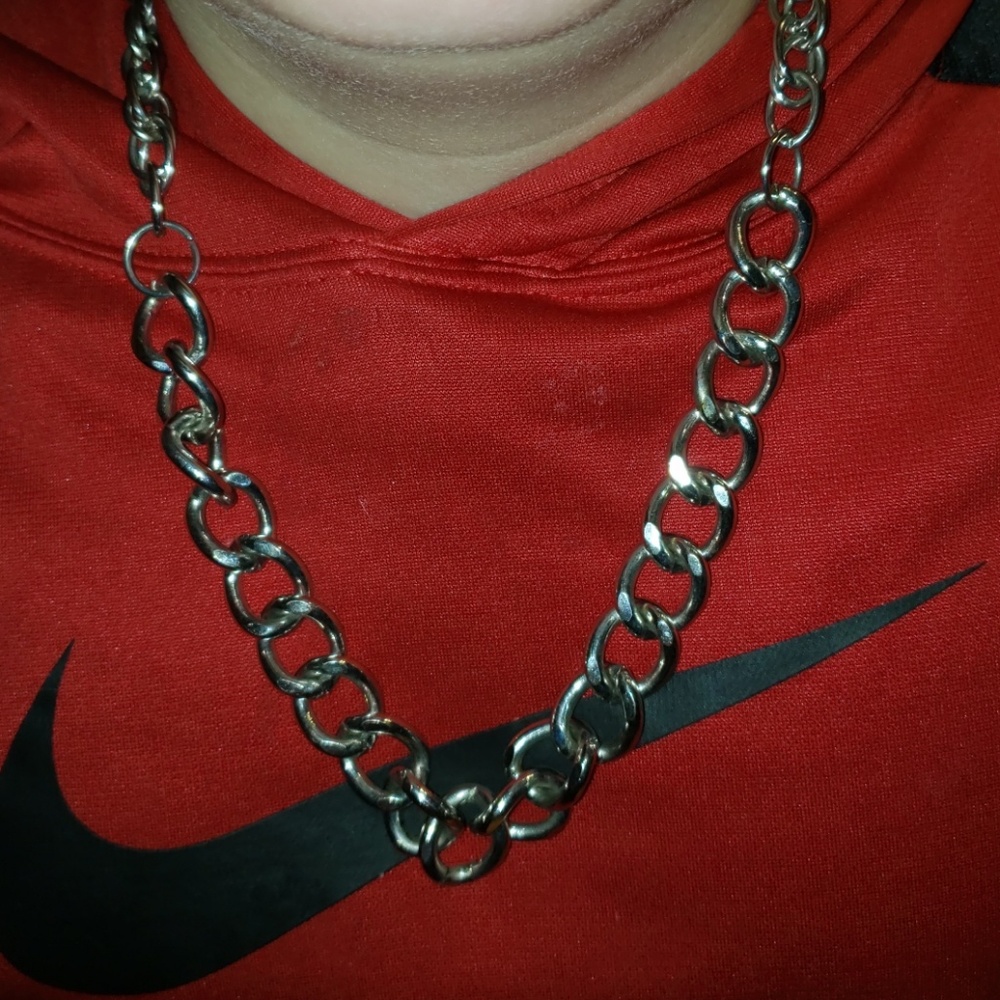 Chain link necklace